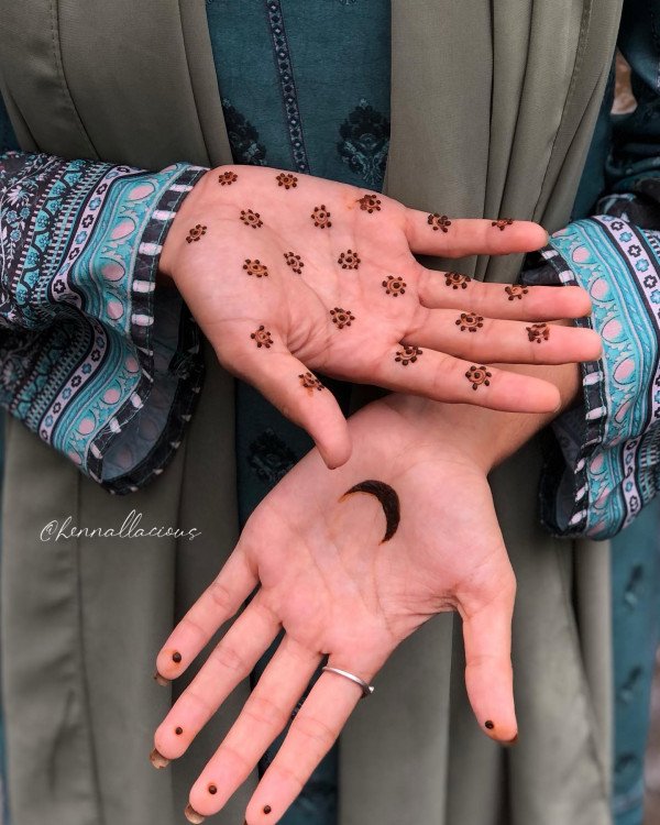 small aesthetic henna designs